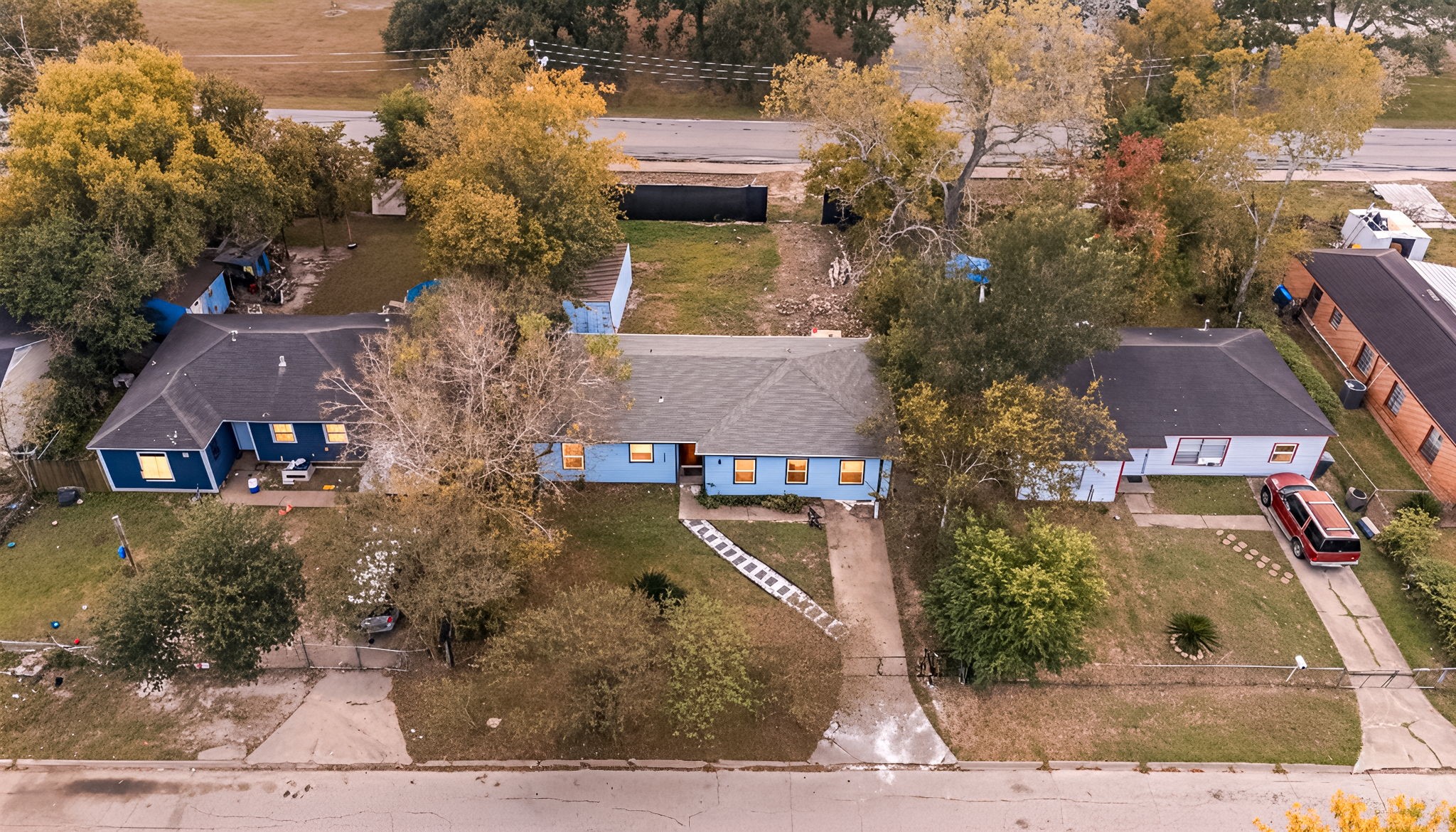 6122 Beldart Street Houston, TX 77033 - Photo 2 of 24 an aerial view of house with yard