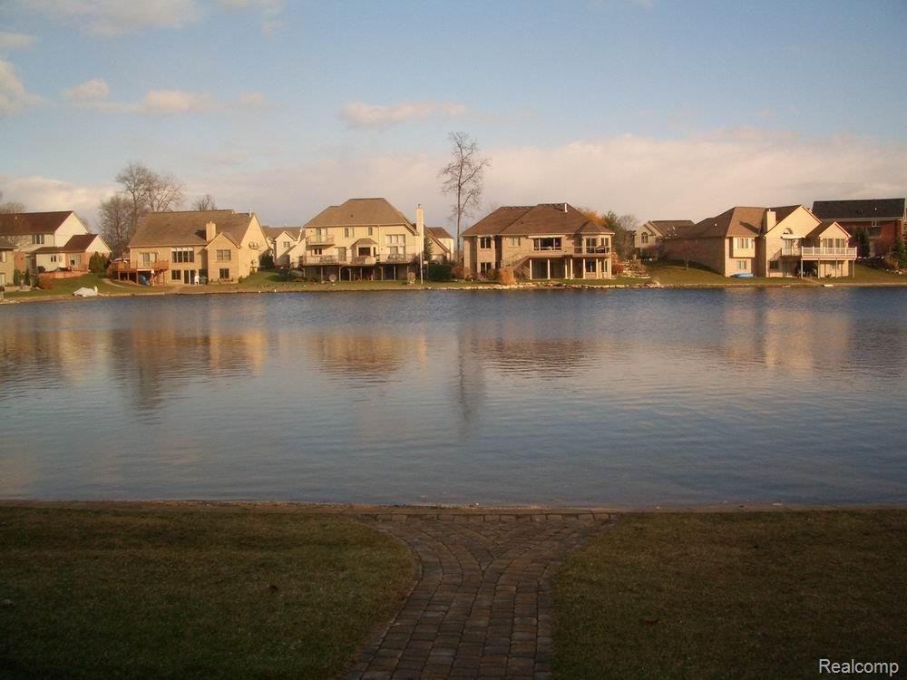 2137 Avon Lake Lane Rochester, MI 48307 - Photo 18 of 20 Lake