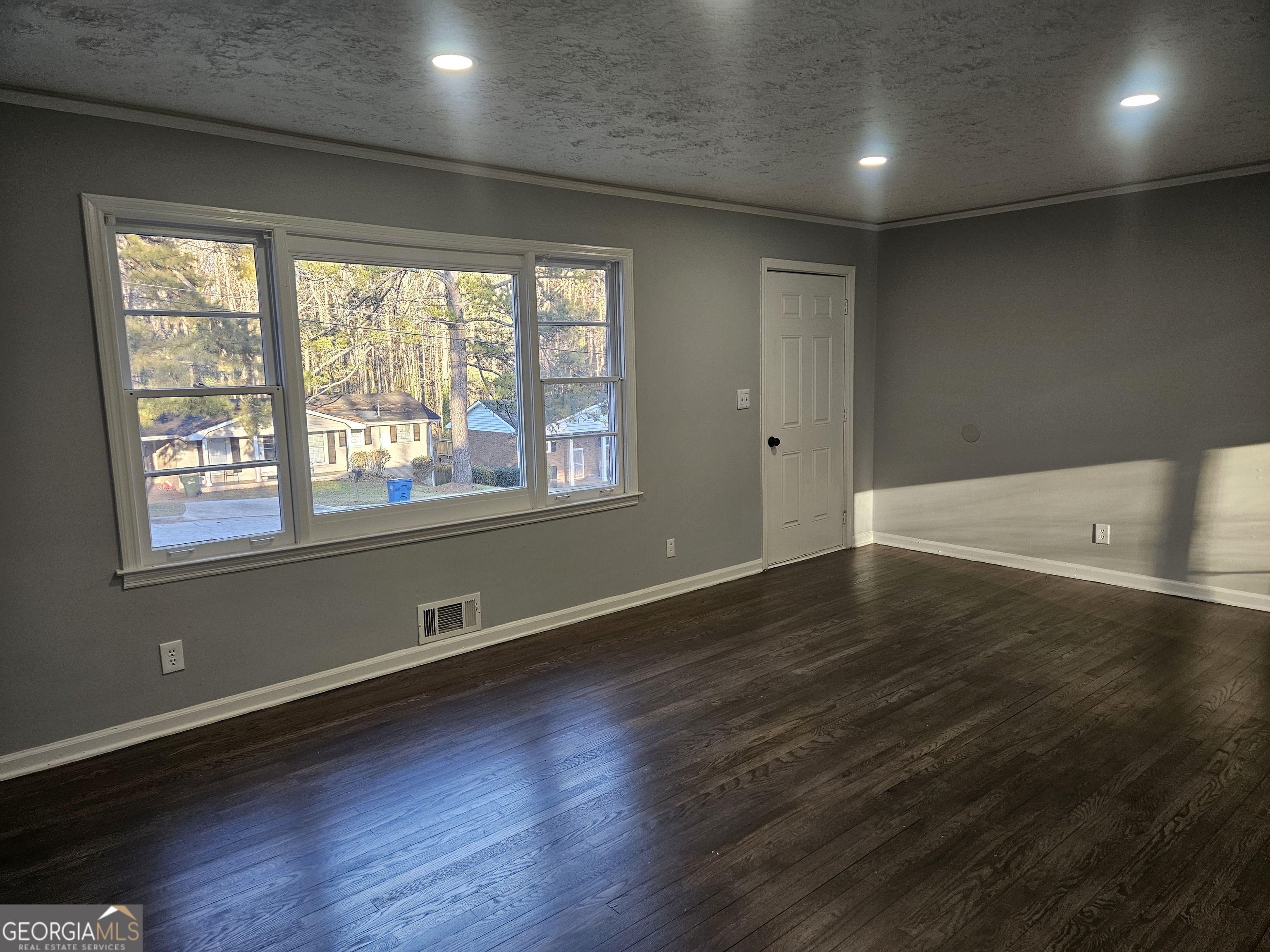 4372 Kimball Road Southwest Atlanta, GA 30331 - Photo 5 of 19