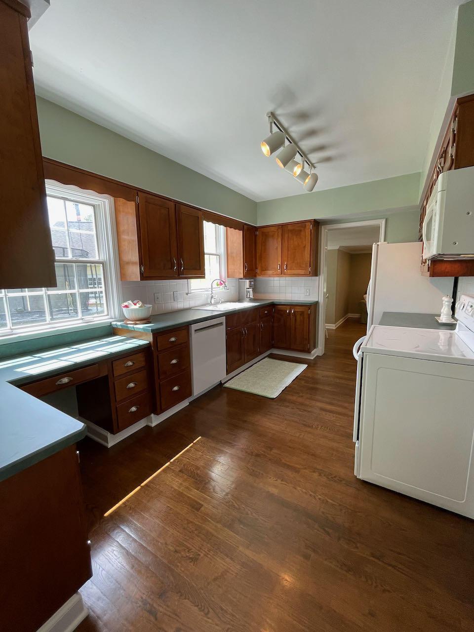 1555 Cardiff Road Columbus, OH 43221 - Photo 20 of 44 Gallery Image 20