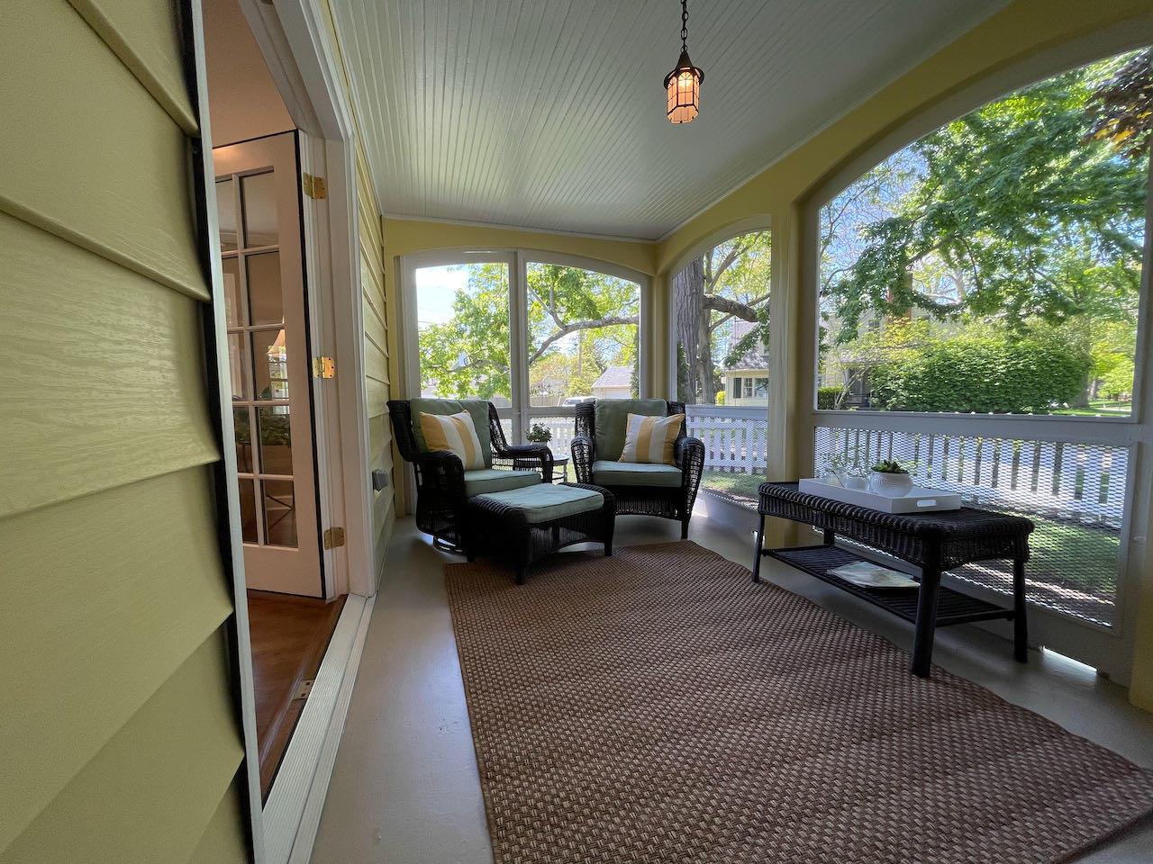 1555 Cardiff Road Columbus, OH 43221 - Photo 9 of 44 Gallery Image 9