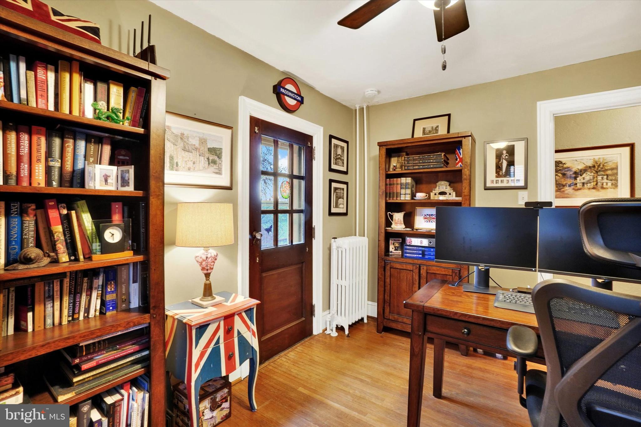 185 Peyton Road York, PA 17403 - Photo 20 of 38 a workspace with a bookshelf and a workspace