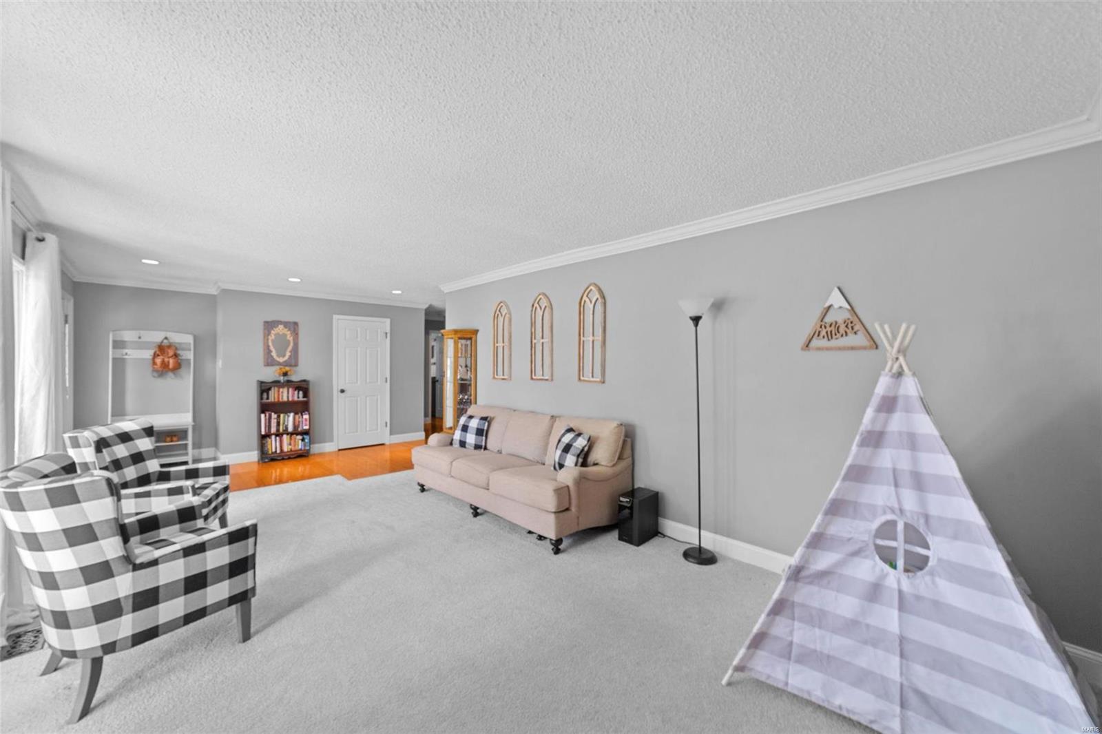 1617 Sunnyridge Road Ballwin, MO 63011 - Photo 7 of 25 Gallery Image 7