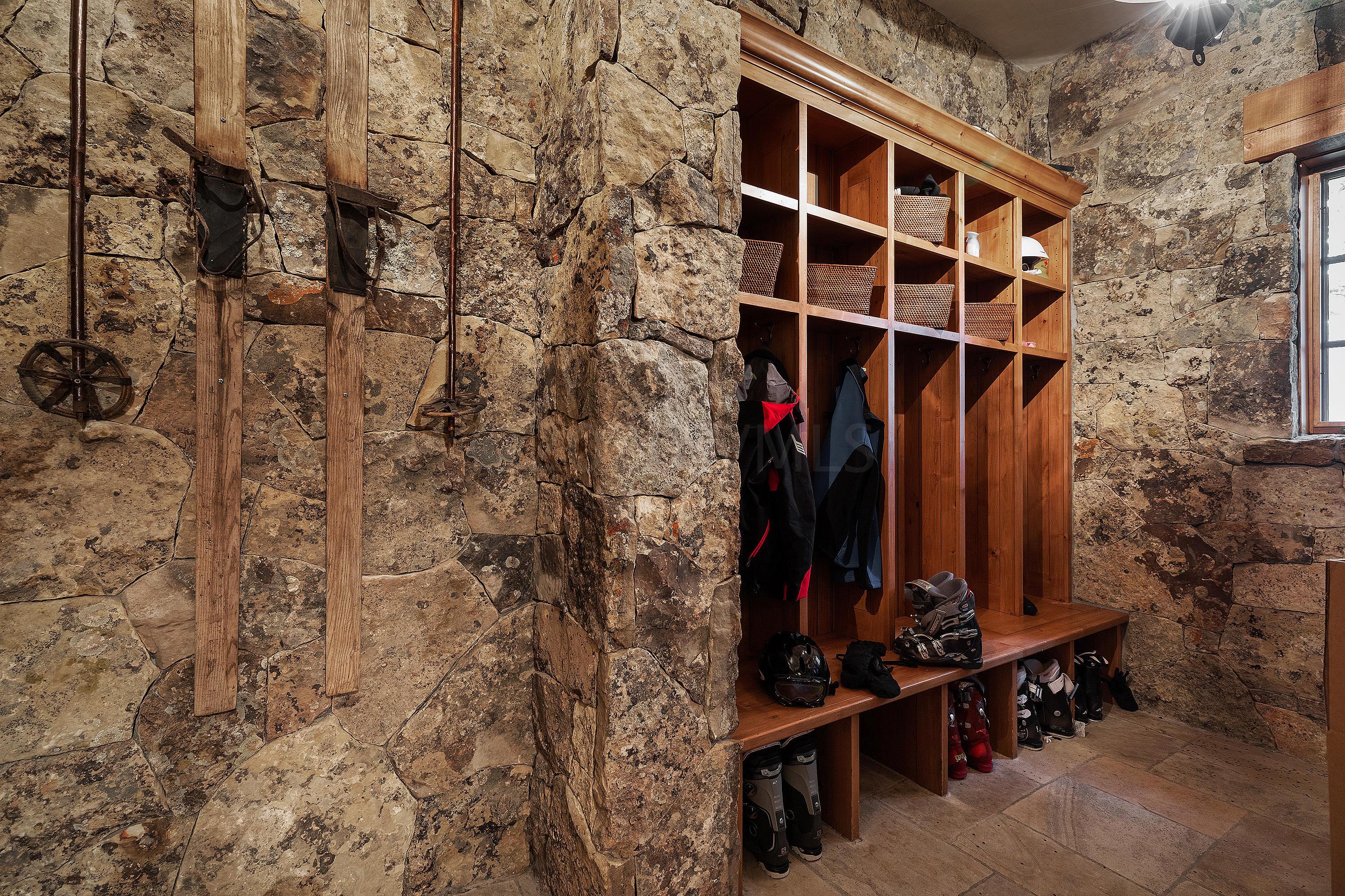 3882 Daybreak Ridge Road Avon, CO 81620 - Photo 27 of 33