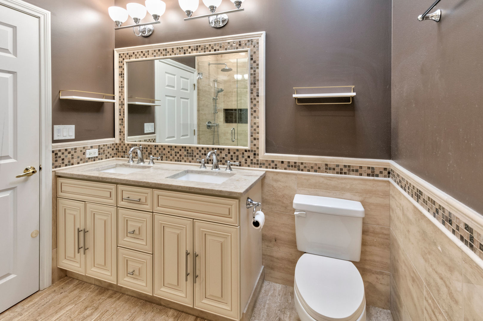 7746 North Sheridan Road, Unit 2L Chicago, IL 60626 - Photo 15 of 22 a spacious bathroom with a granite countertop toilet sink and mirror