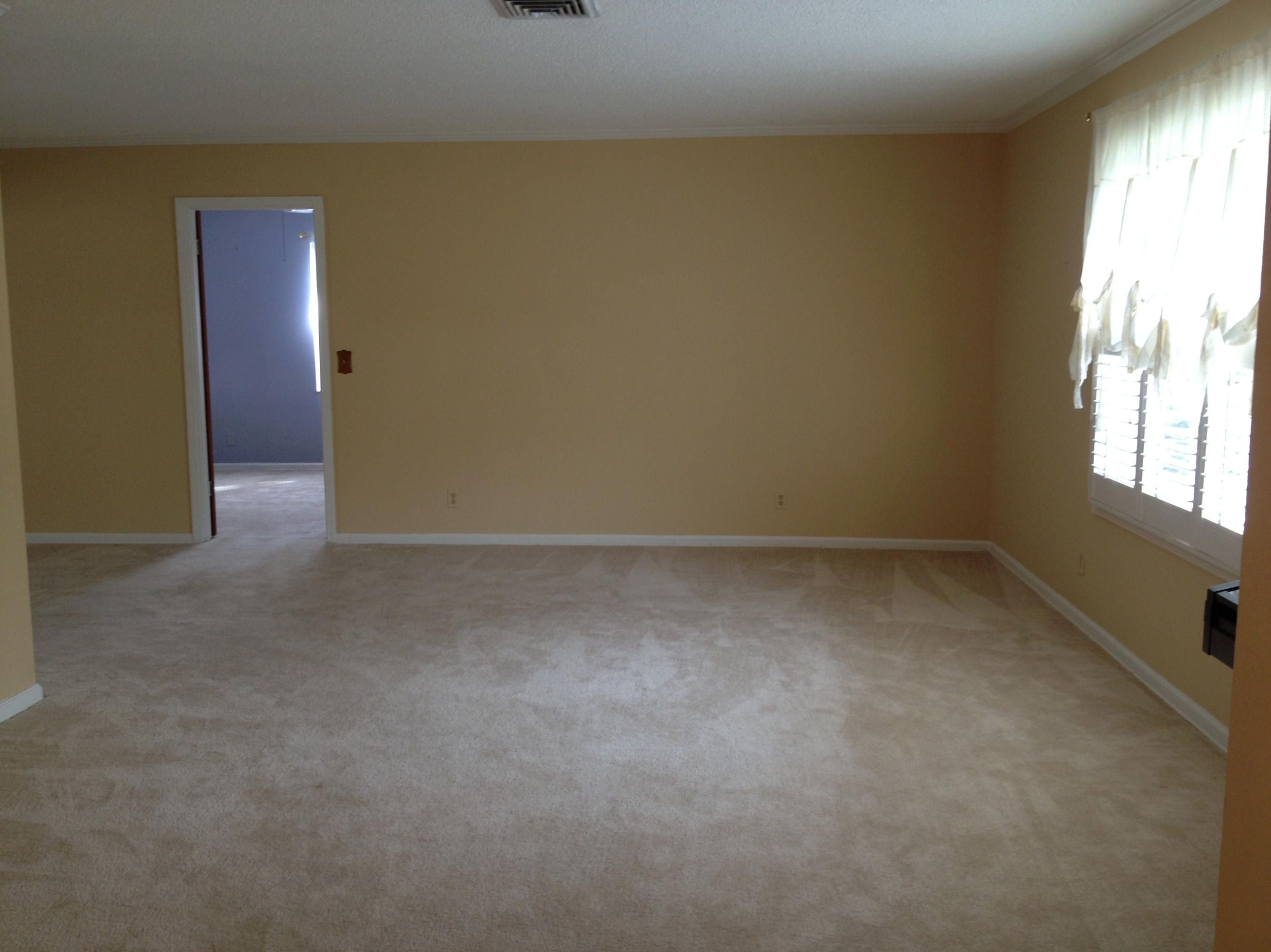 125 Norfolk Road Jupiter, FL 33469 - Photo 5 of 23 Living Room