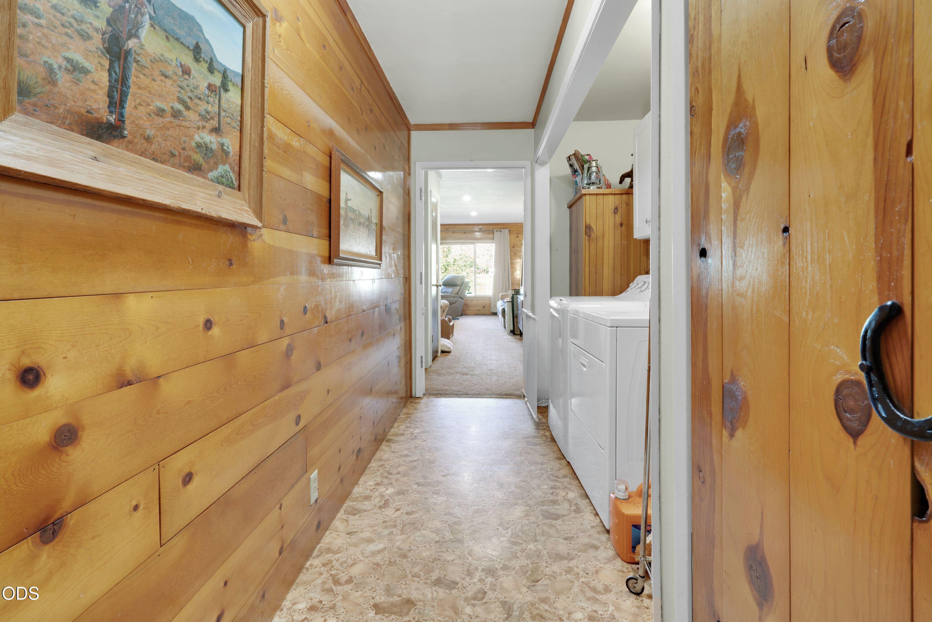 8230 Hill Road Klamath Falls, OR 97603 - Photo 26 of 33