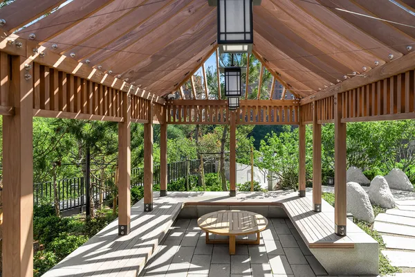 $1,895,000 | 252 South Street, Unit 8L | Two Bridges