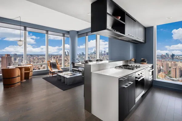 $1,895,000 | 252 South Street, Unit 8L | Two Bridges