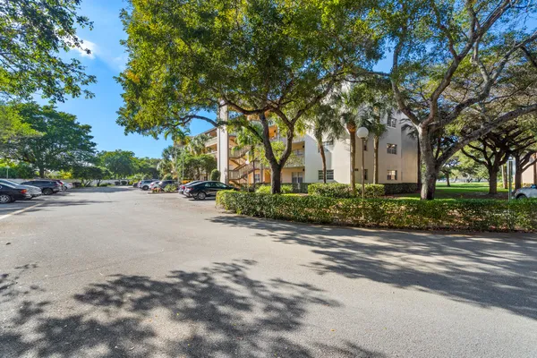 $160,000 | 1606 Abaco Drive, Unit H2, Coconut Creek, FL 33066