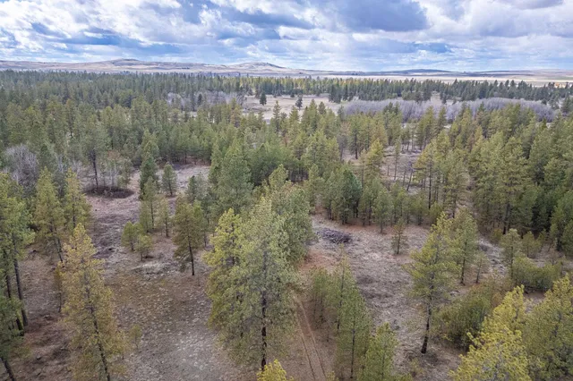 $319,000 | 8700 South Stangland Road, Medical Lake, WA 99022