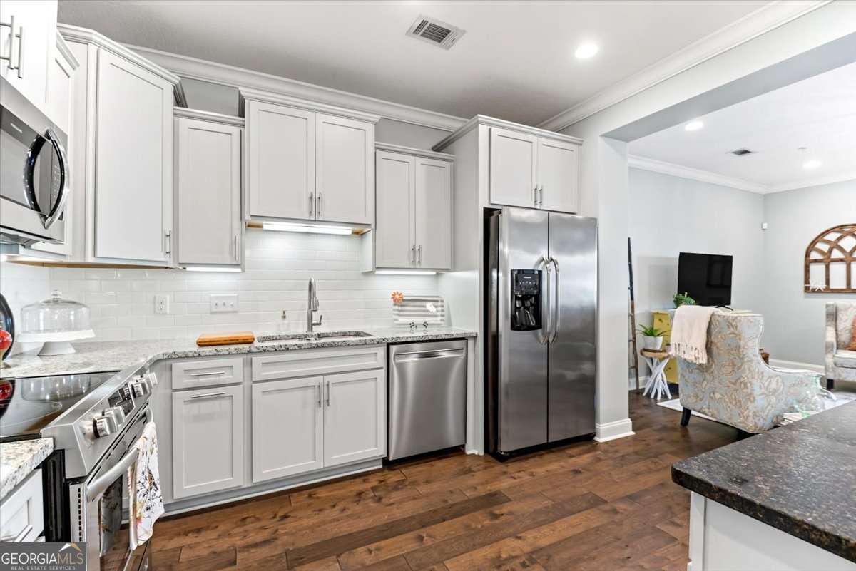 1604 Mariners Circle St. Simons, GA 31522 - Photo 9 of 33