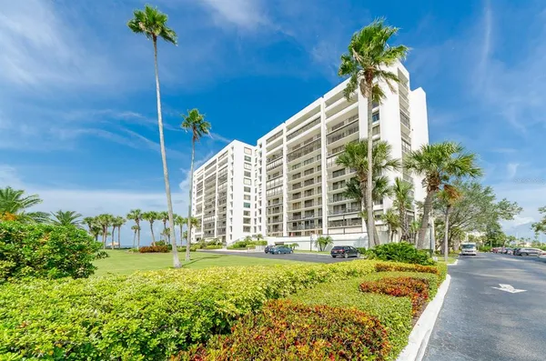 $5,800 | 1460 Gulf Boulevard, Unit 1105, Clearwater Beach, FL 33767