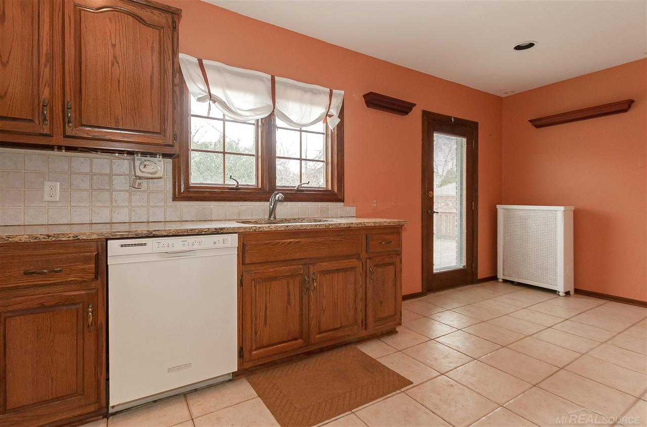814 Barrington Road Grosse Pointe Park, MI 48230 - Photo 15 of 32