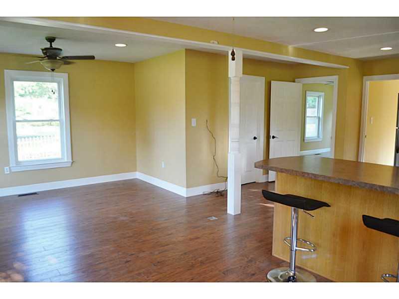 215 East Thompson Road Indianapolis, IN 46227 - Photo 9 of 19 Gallery Image 9