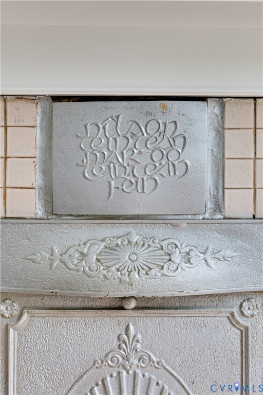 2402 Riverside Drive Richmond, VA 23225 - Photo 11 of 50 a close view of a granite countertop in a window