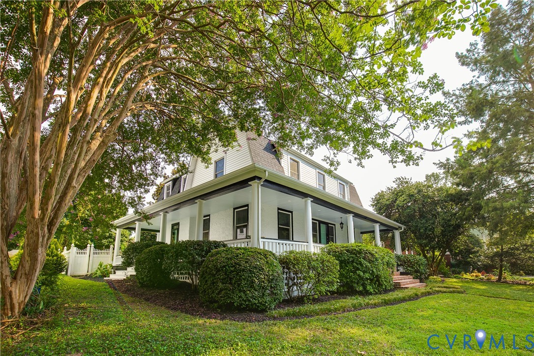 2402 Riverside Drive Richmond, VA 23225 - Photo 3 of 50 a view of a house with backyard