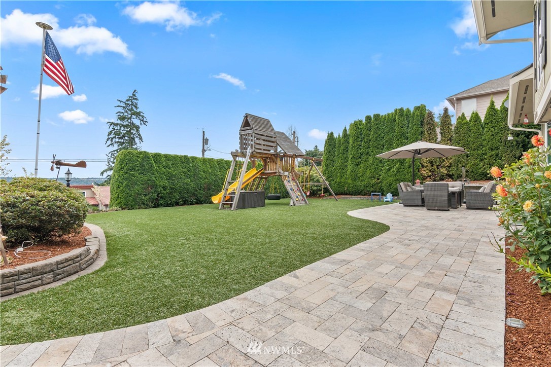 19240 99th Place South Renton, WA 98055 - Photo 2 of 37 Gallery Image 2