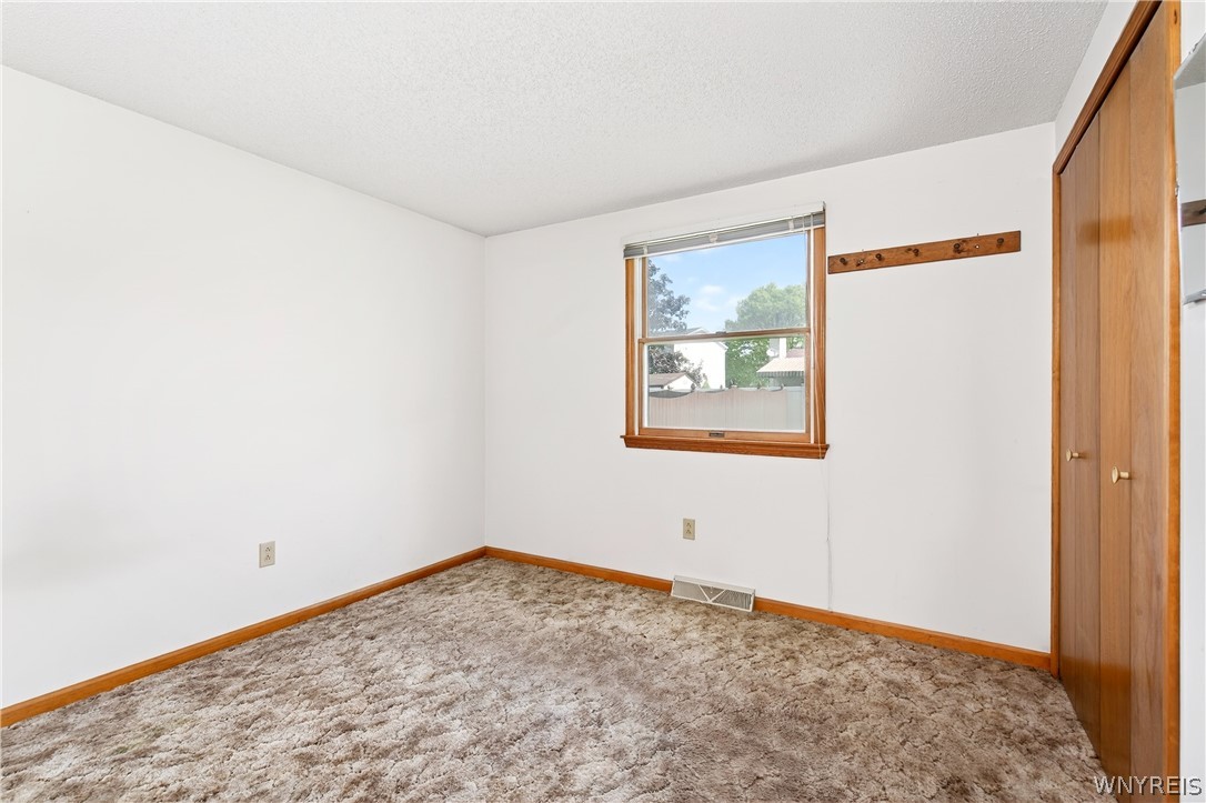 144 Hillpine Road Cheektowaga, NY 14227 - Photo 18 of 33