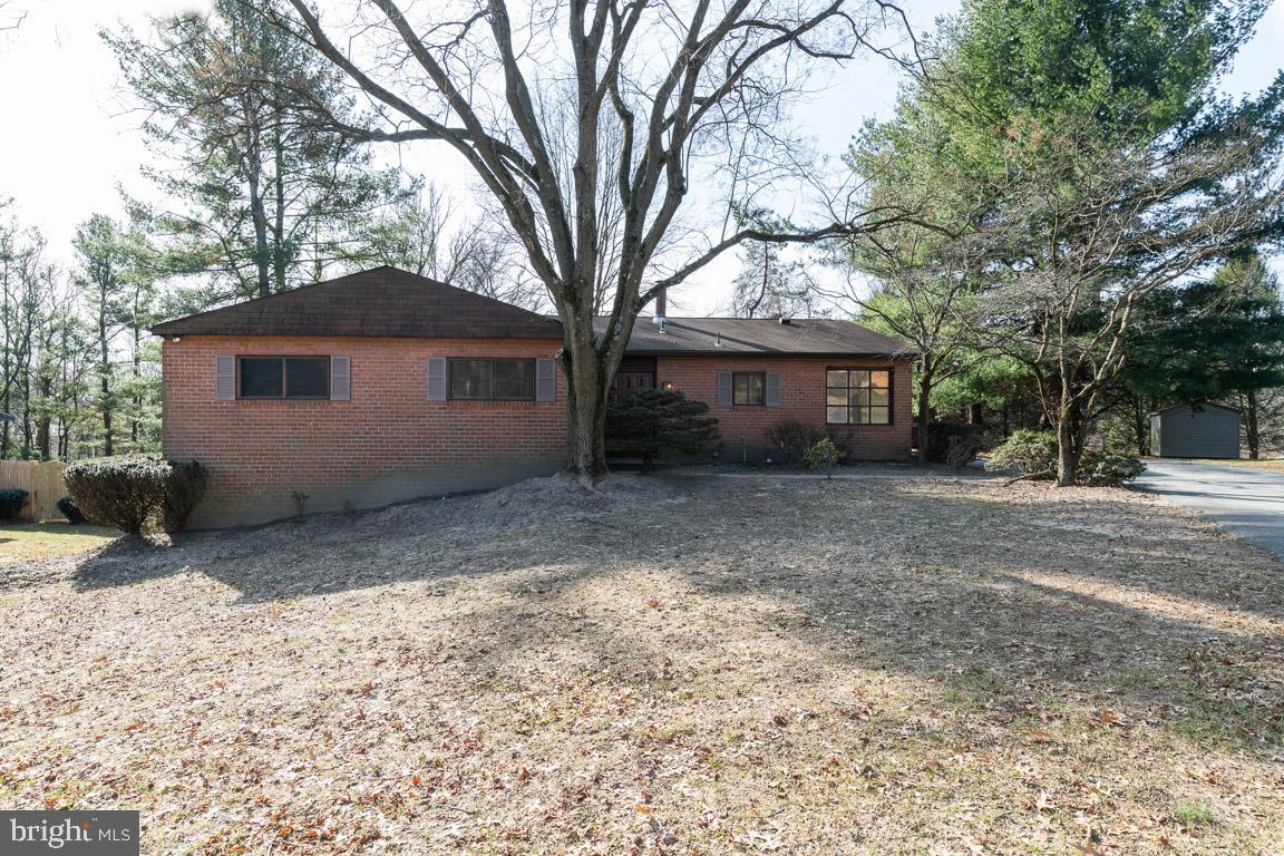 2025 Jolly Road Baltimore, MD 21209 - Photo 2 of 44 Spacious home with private lot!
