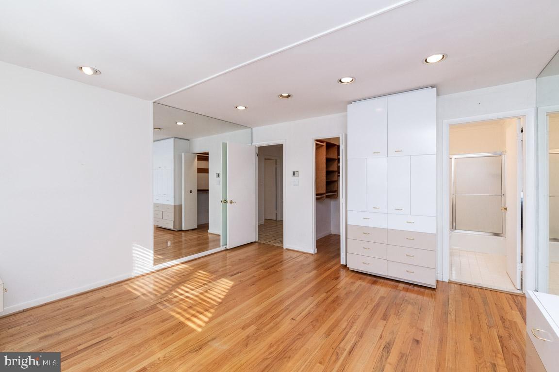 2025 Jolly Road Baltimore, MD 21209 - Photo 21 of 44 Huge master suite!