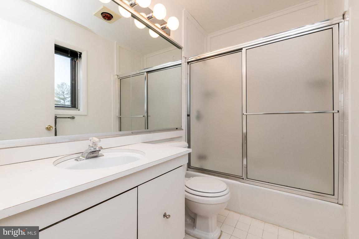2025 Jolly Road Baltimore, MD 21209 - Photo 23 of 44 En suite master bath