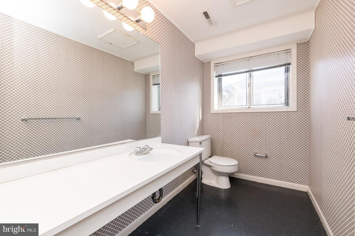 2025 Jolly Road Baltimore, MD 21209 - Photo 32 of 44 Huge powder room on lower level.