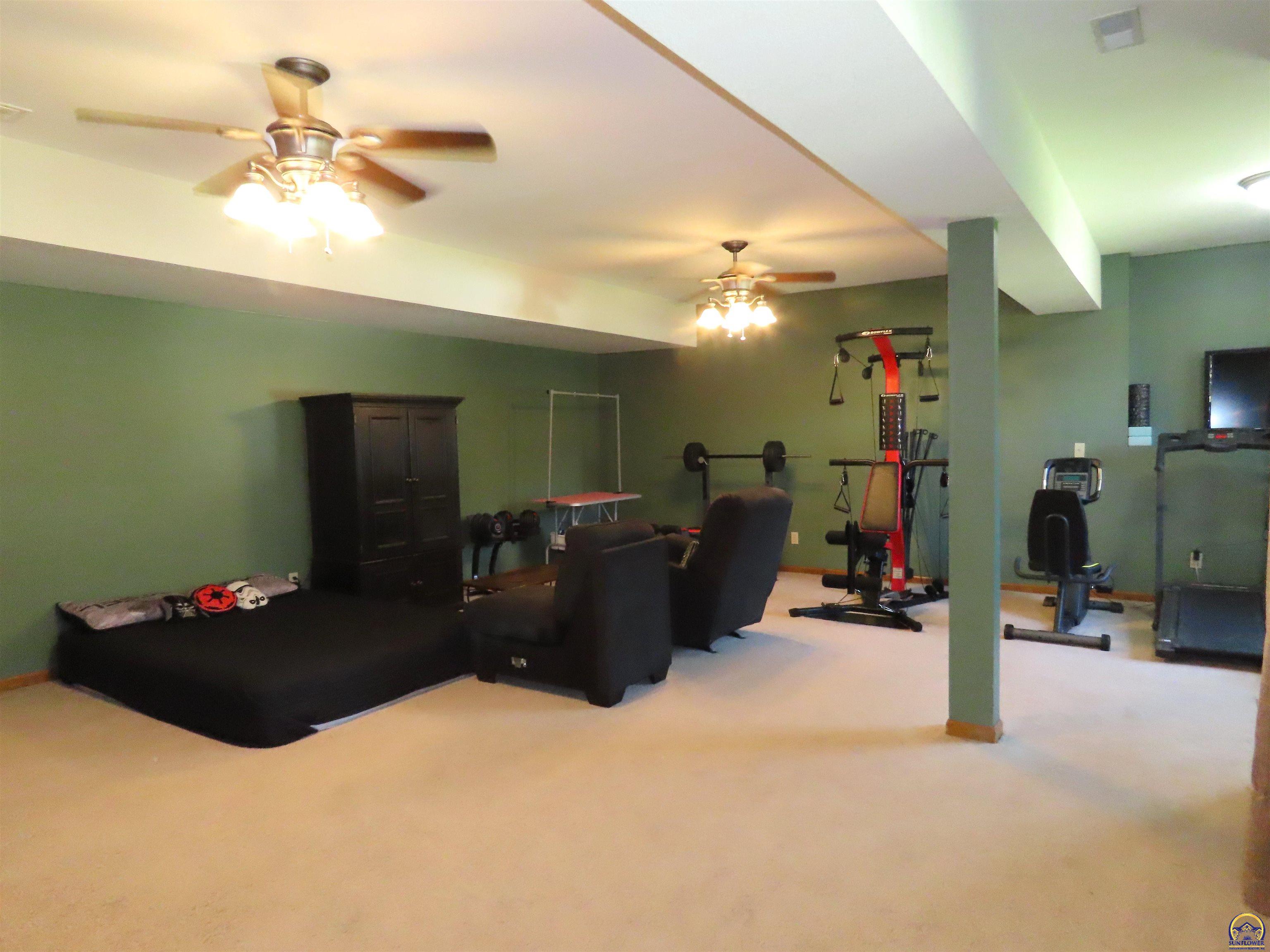 3909 Northwest Fielding Terrace Topeka, KS 66618 - Photo 21 of 33