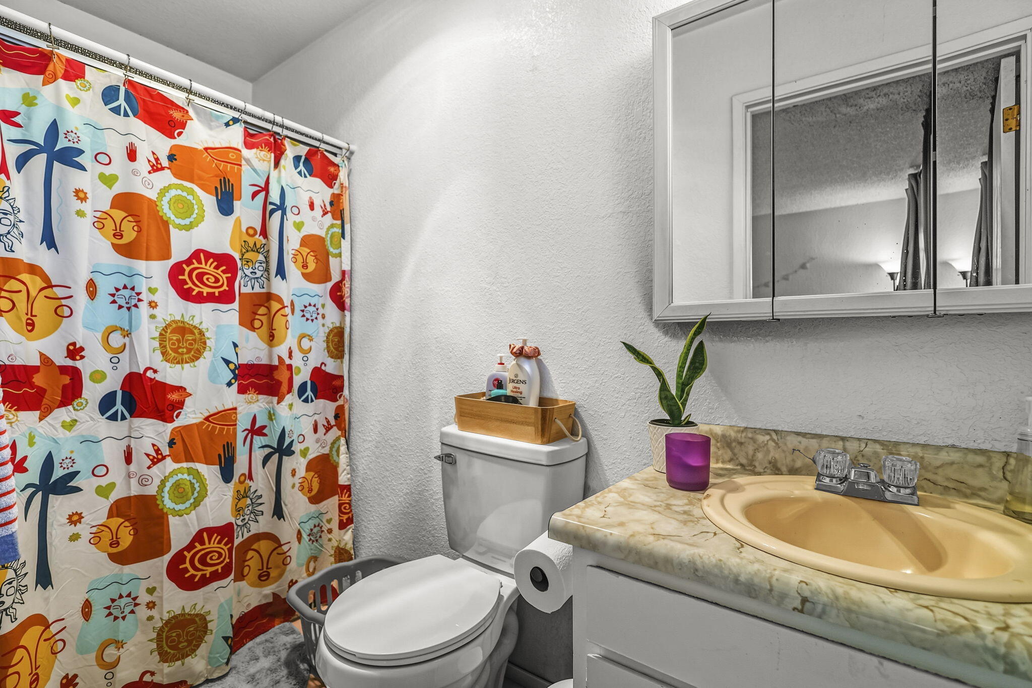 1220 Pershing Street Redding, CA 96003 - Photo 13 of 19 12-web-or-mls-_K3A2214 (1)