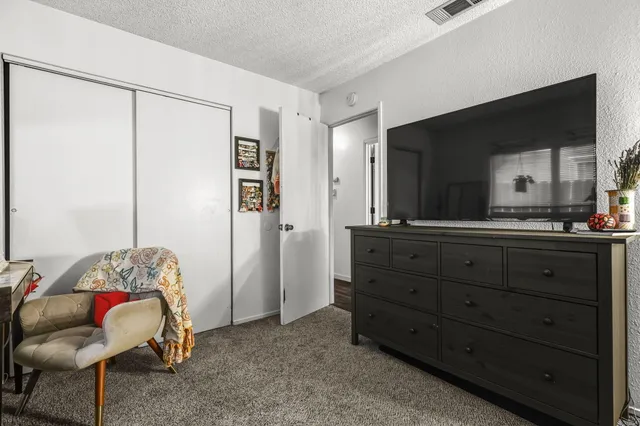 $299,900 | 1220 Pershing Street, Redding, CA 96003