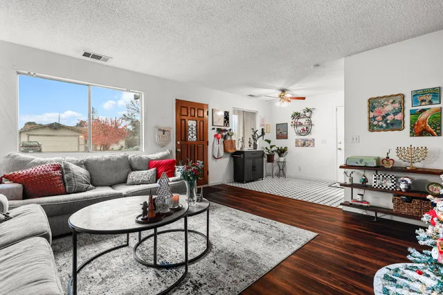 $299,900 | 1220 Pershing Street, Redding, CA 96003