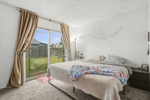 $299,900 | 1220 Pershing Street, Redding, CA 96003