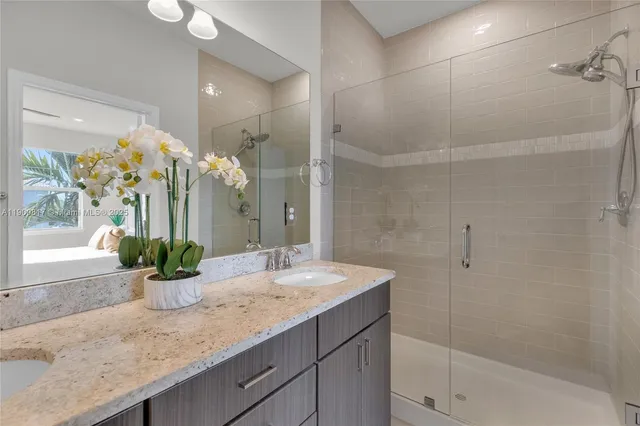 $549,000 | 4810 Eucalyptus Drive, Unit 3, Hollywood, FL 33021