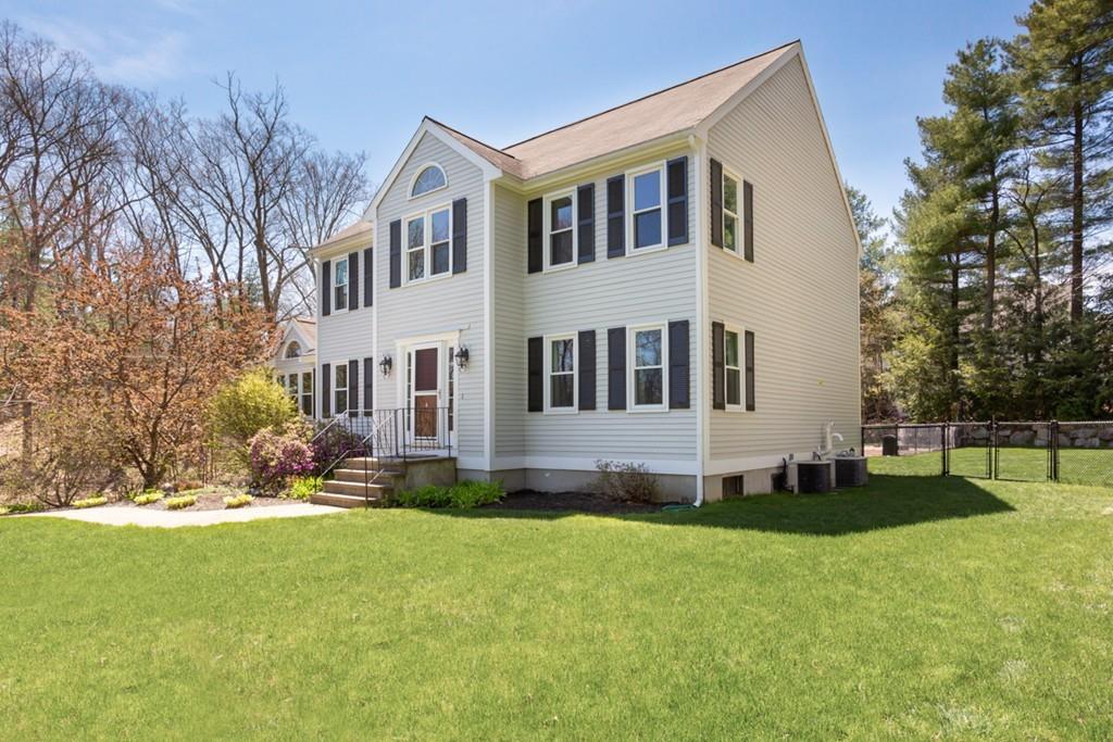 17 Symmes Road Franklin, MA 02038 - Photo 2 of 42 Gallery Image 2