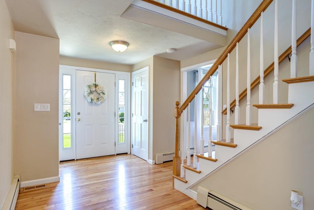 17 Symmes Road Franklin, MA 02038 - Photo 6 of 42 Gallery Image 6