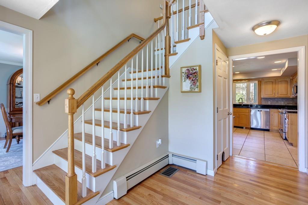 17 Symmes Road Franklin, MA 02038 - Photo 8 of 42 Gallery Image 8