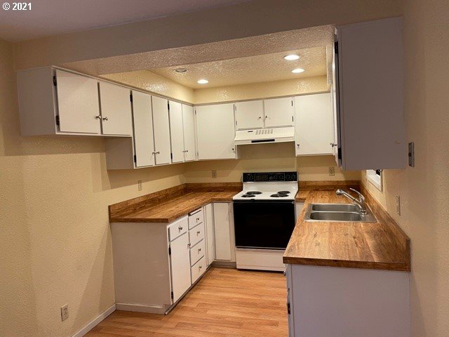 2335 42nd Street Florence, OR 97439 - Photo 7 of 11