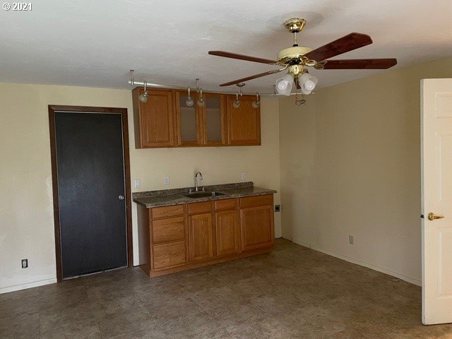 2335 42nd Street Florence, OR 97439 - Photo 9 of 11