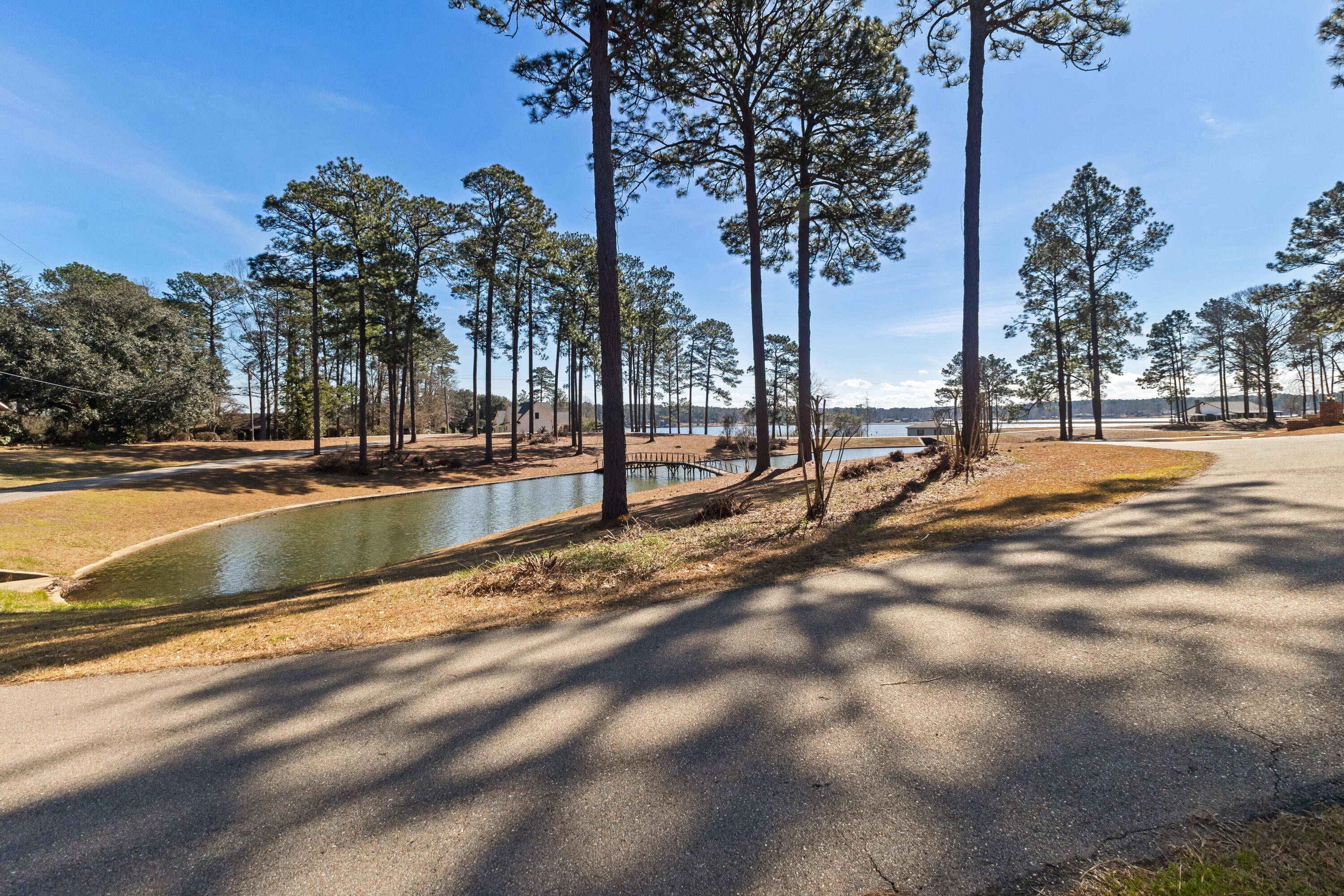 269 West Lake Road Hattiesburg, MS 39402 - Photo 6 of 114 Gallery Image 6