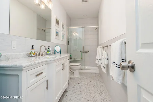 $575,000 | 19 Longdenville Street, Toms River, NJ 08757