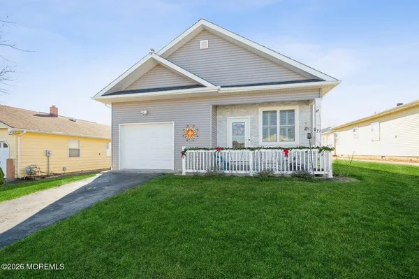 $575,000 | 19 Longdenville Street, Toms River, NJ 08757