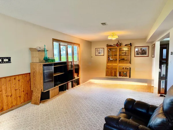 $795,000 | 52 Deerpath Road, Tracy, MN 56175