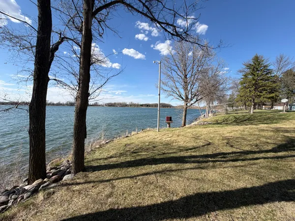 $795,000 | 52 Deerpath Road, Tracy, MN 56175