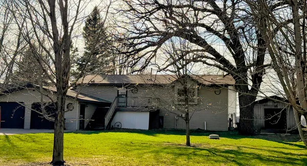 $795,000 | 52 Deerpath Road, Tracy, MN 56175