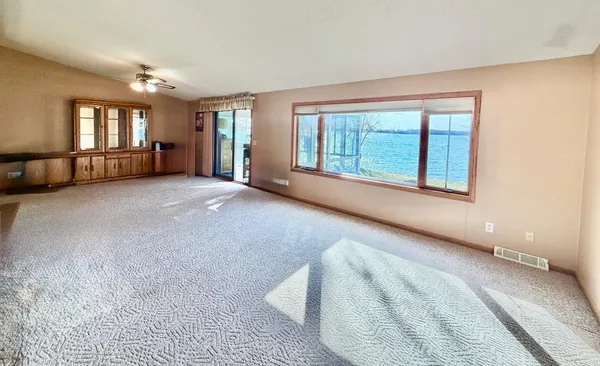 $795,000 | 52 Deerpath Road, Tracy, MN 56175