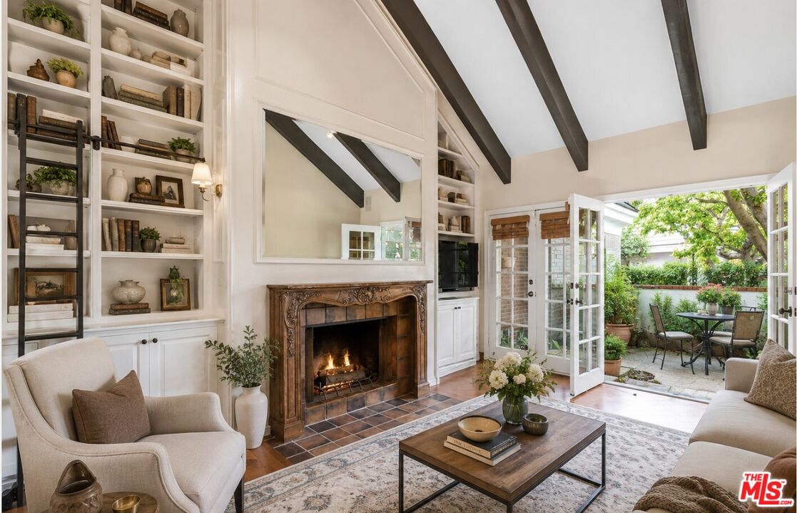 12386 Ridge Circle Los Angeles, CA 90049 - Photo 11 of 65