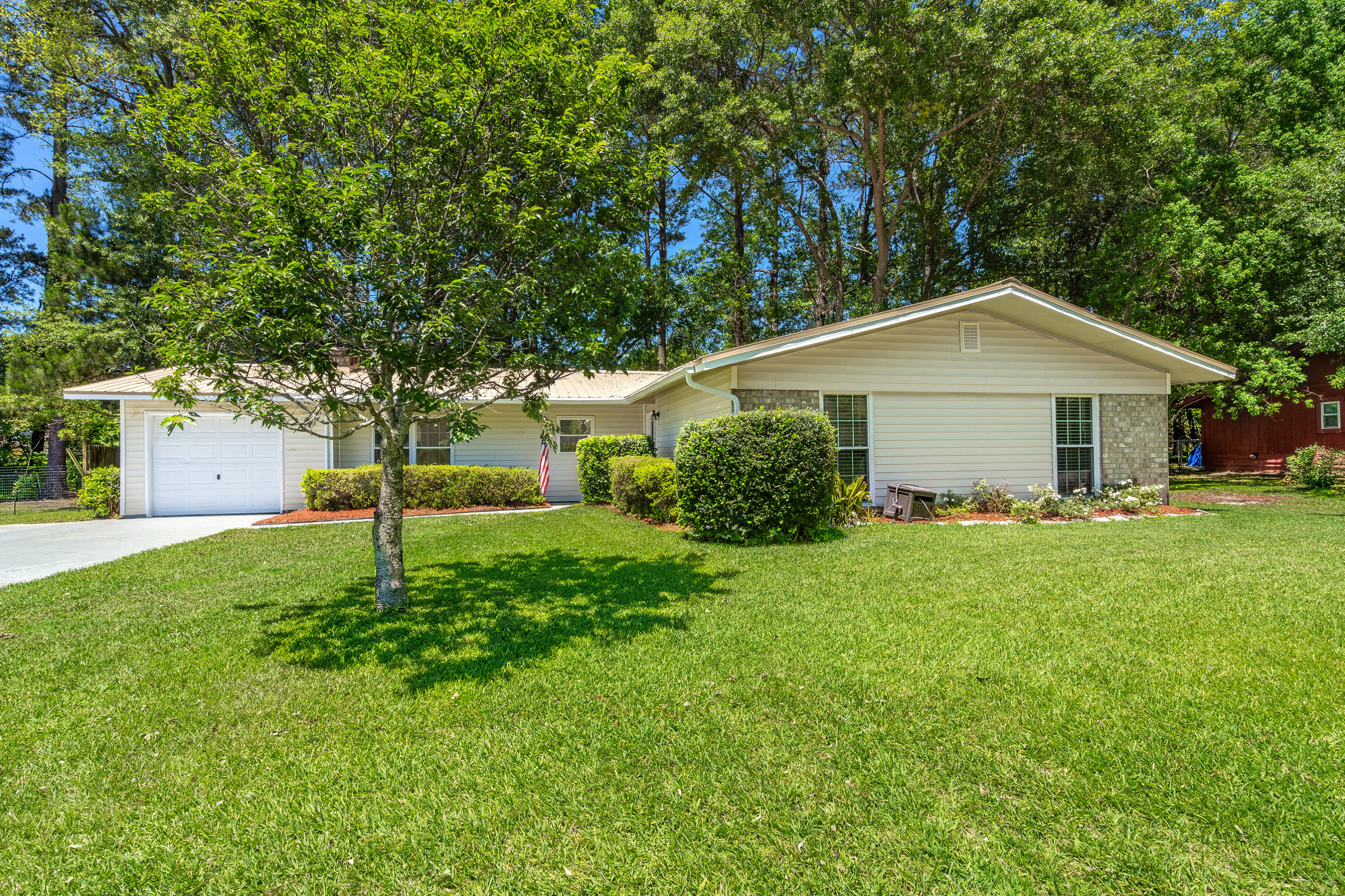 607 Piedmont Lane Ladson, SC 29456 - Photo 1 of 32 2