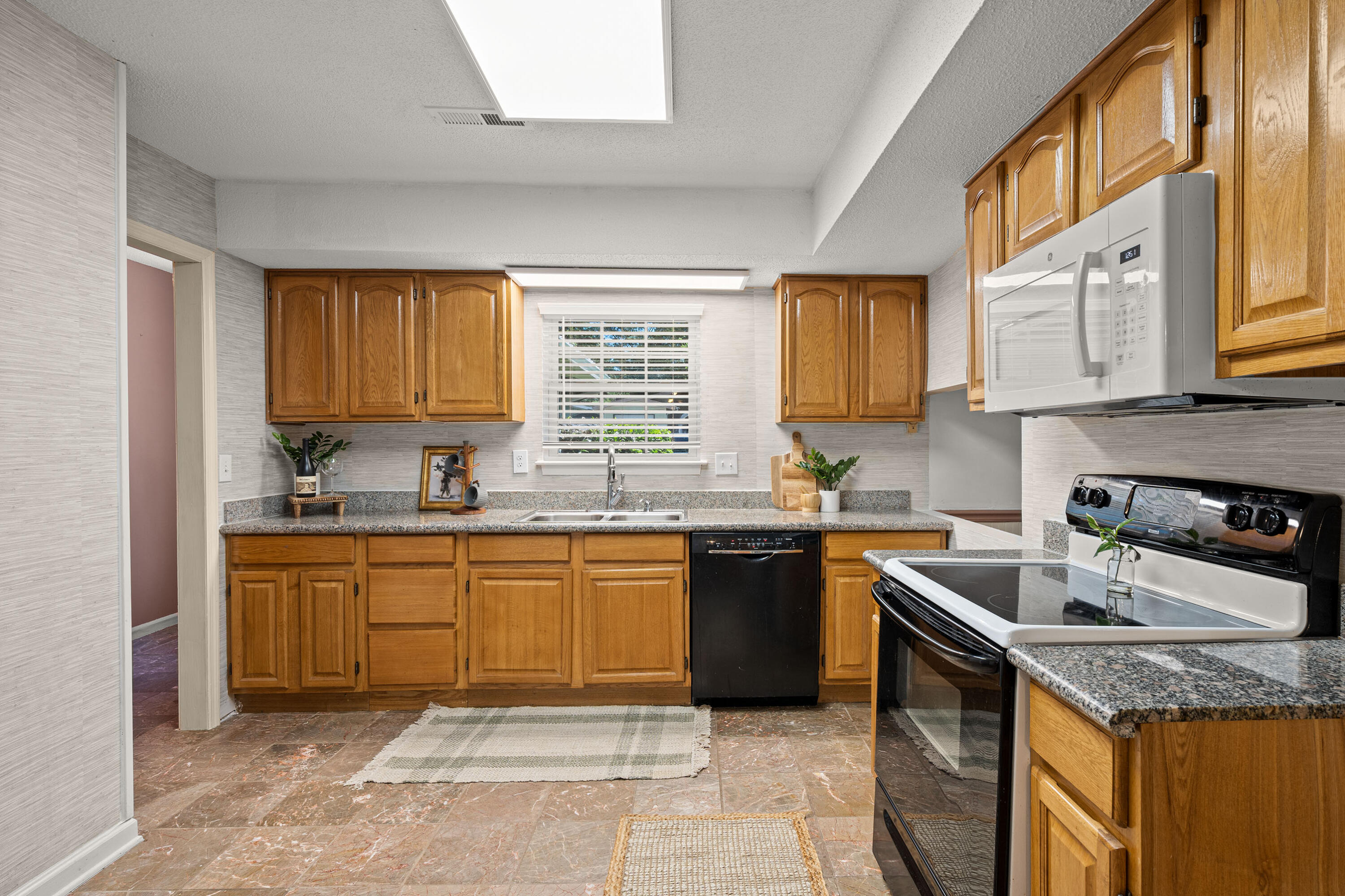 607 Piedmont Lane Ladson, SC 29456 - Photo 8 of 32 11