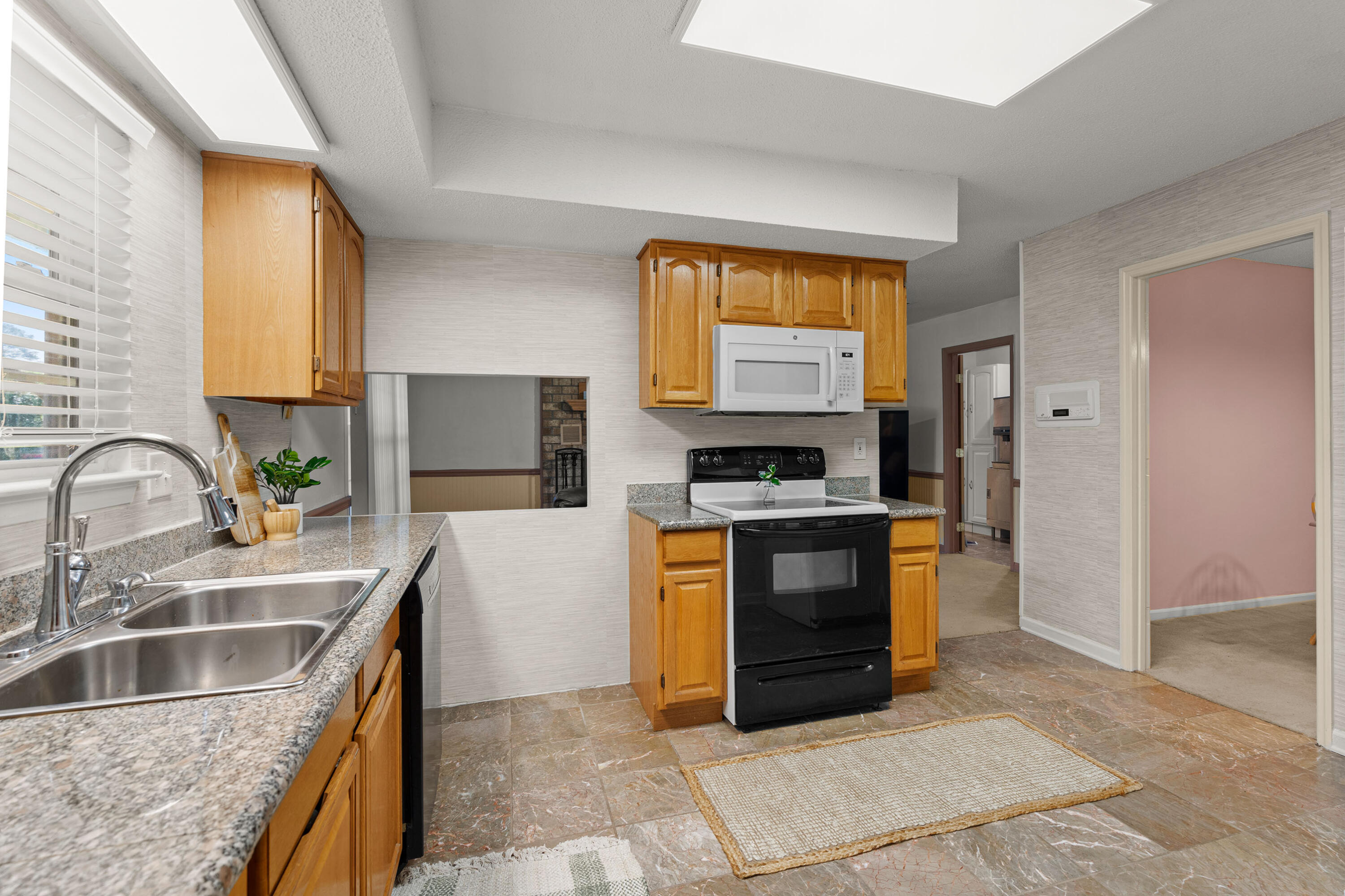 607 Piedmont Lane Ladson, SC 29456 - Photo 9 of 32 12