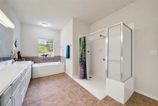 $259,900 | 2815 Kings Crossing Drive, Unit 214, Kingwood, TX 77345